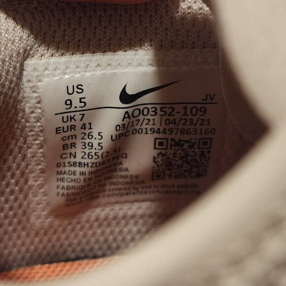 Nike Womens Air Max Motion 2 Running Shoes Orewood Metallic Copper AO0352109 - Picture 6 of 6